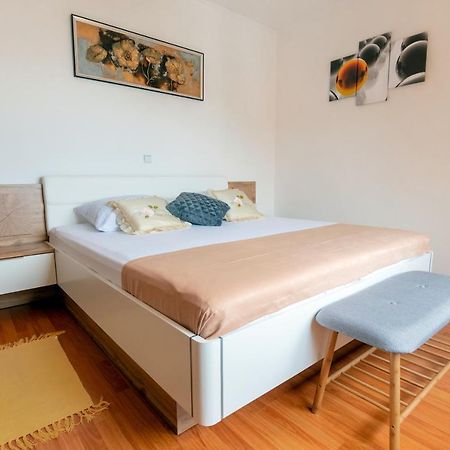 Apartmani Ivan 로파르 외부 사진
