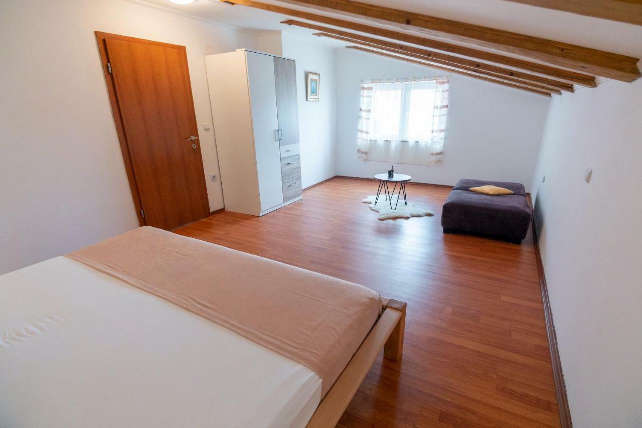 Apartmani Ivan 로파르 외부 사진