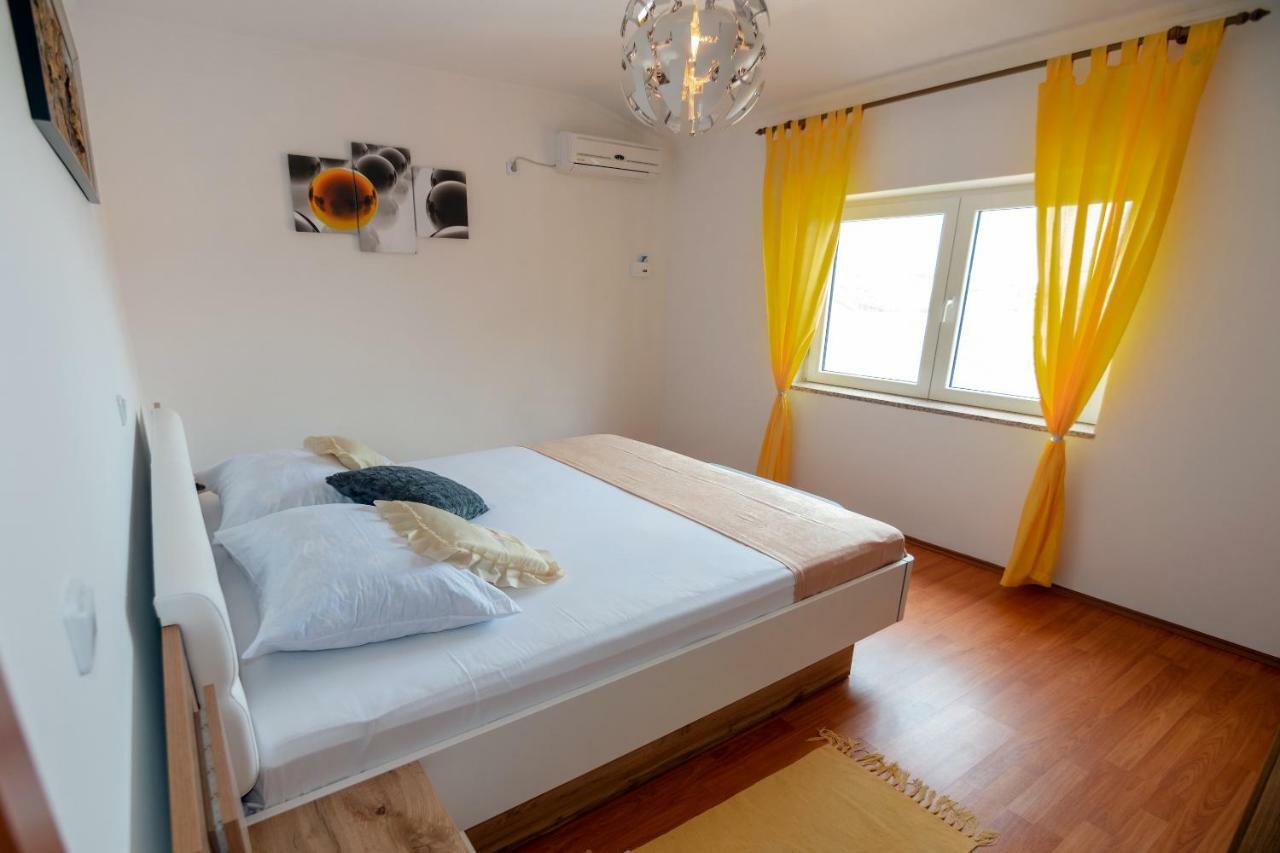 Apartmani Ivan 로파르 외부 사진