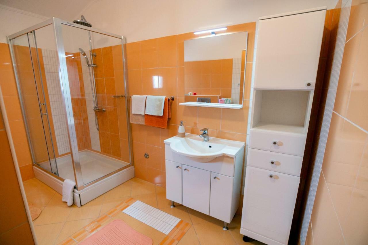 Apartmani Ivan 로파르 외부 사진