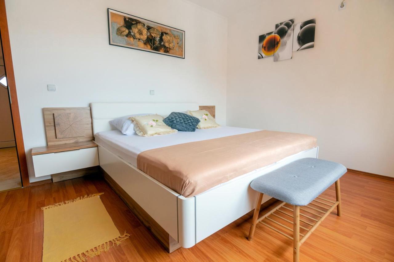 Apartmani Ivan 로파르 외부 사진